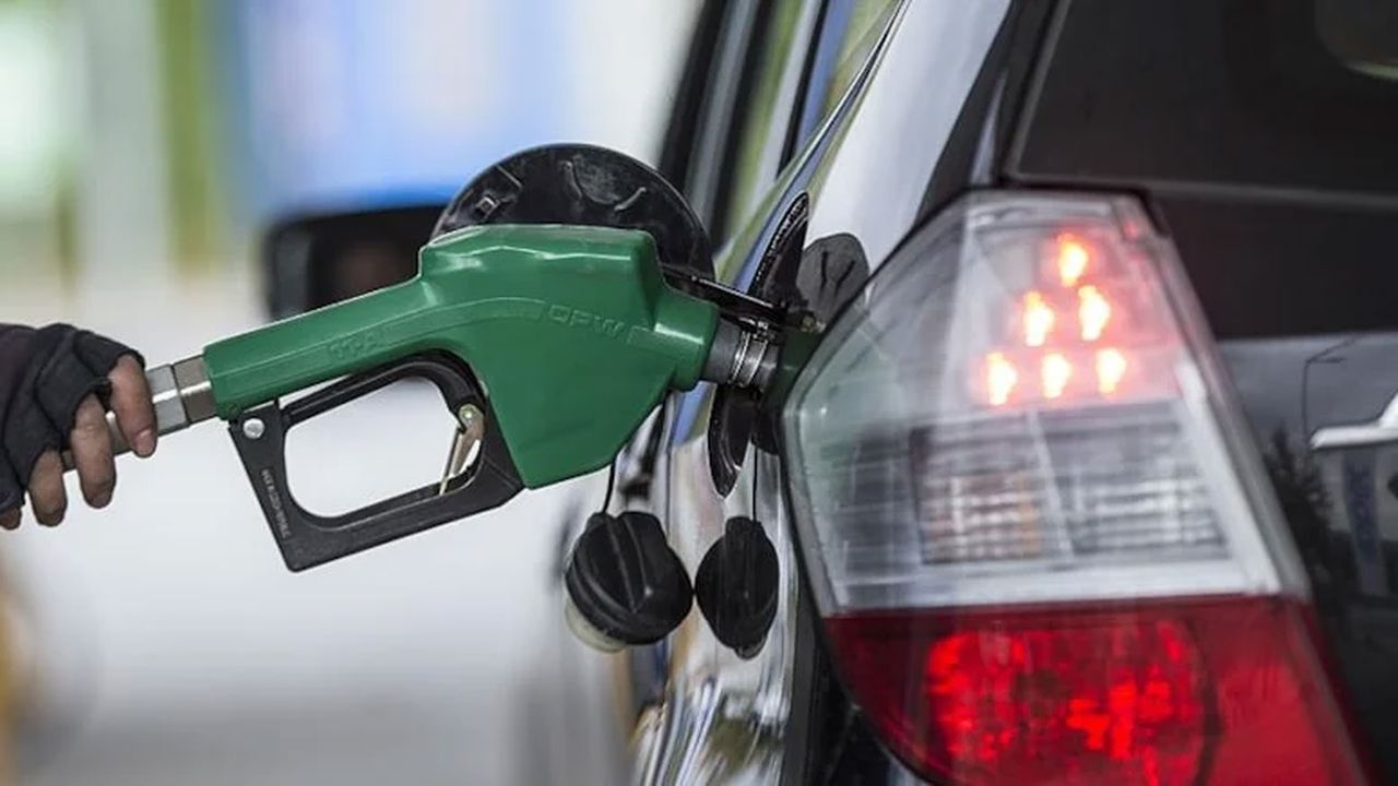 Akaryakıta Peş Peşe Zam: Benzine Bu Gece dev zam geliyor
