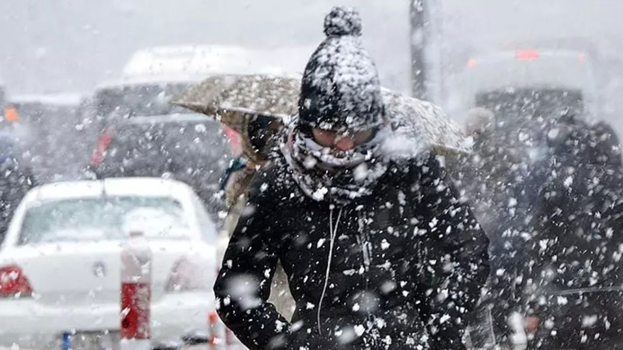 Beklenen Kar Geldi! Meteoroloji’den Uyarı: Hafta Sonu Bu Şehirlerde Kar Yağışı Bekleniyor